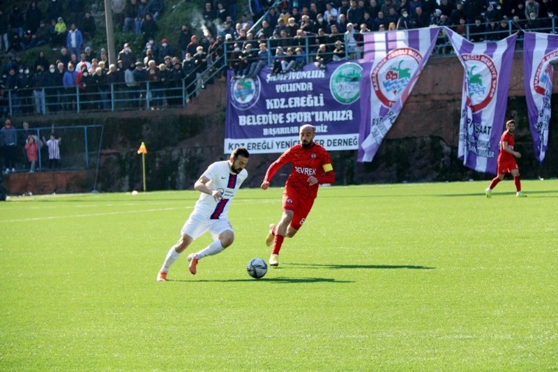Şehit Vefa Karakurdu Stadı’nda tarihi galibiyet… Ereğli Belediyespor 3-Devrek Belediyespor 1… ŞAMPİYONLUK YOLUNDA! - 11