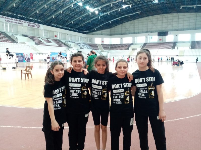 Spor salonları yok… İmkânlar kısıtlı… TÜRKİYE ÜÇÜNCÜSÜ OLDULAR - 4