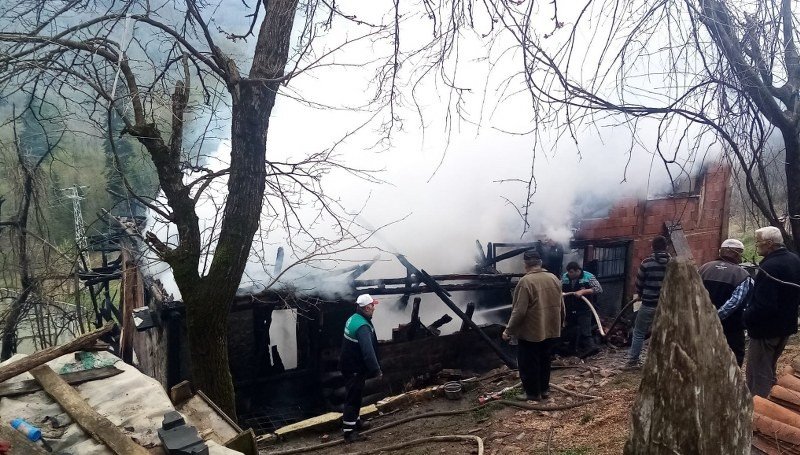 ENGELLİ ÇOCUK YANGINDA HAYATINI KAYBETTİ - 4