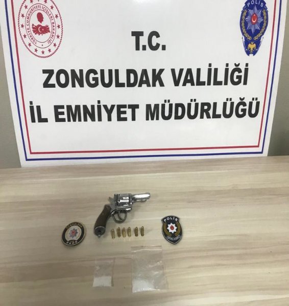  Ereğli’de uyuşturucu ve silah ele geçirildi. Sekiz gözaltı var… DÖRT KİŞİ TUTUKLANDI! - 1