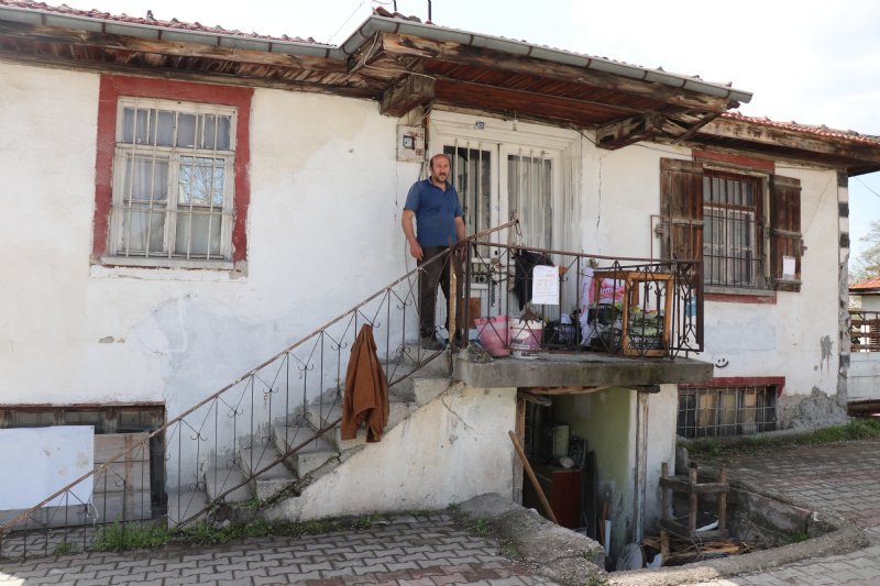 Hırsızlardan bıktı, çareyi uyarıcı notlarda buldu… “HIRSIZ BEYİN DİKKATİNE…” - 1