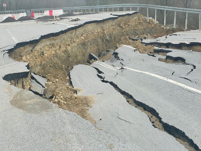 Karadeniz’i İstanbul’a bağlayan yol çöktü - 4