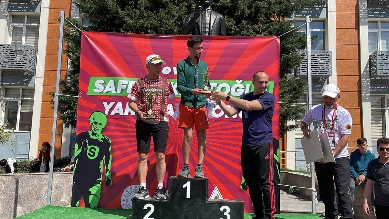MARATONUN KAZANANLARI ÖDÜLLERİNİ ALDI - 3