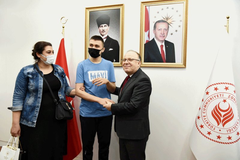 Otizm Farkındalık Günü etkinlikleri… Vali Tutulmaz’ı ziyaret ettiler… “FARKINDAYIZ!” - 1