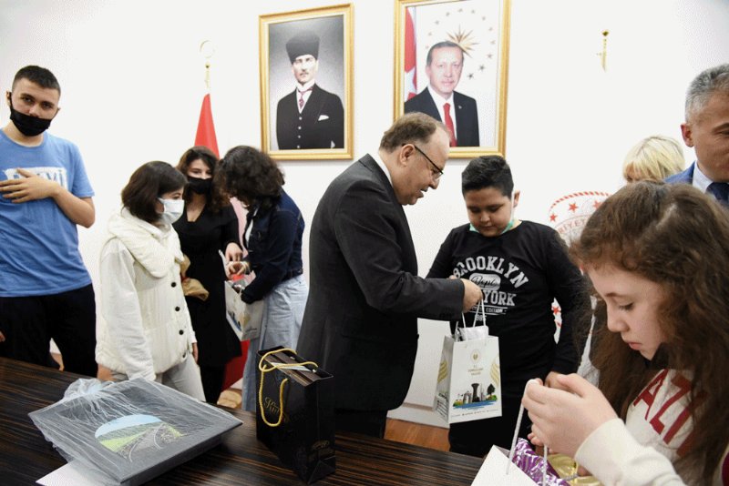 Otizm Farkındalık Günü etkinlikleri… Vali Tutulmaz’ı ziyaret ettiler… “FARKINDAYIZ!” - 5