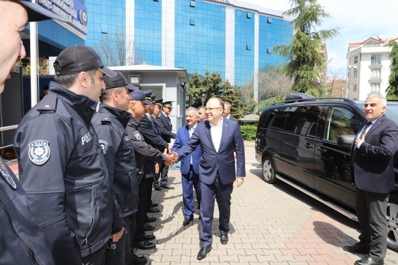 Asker ve polislerin bayramını kutladılar - 6