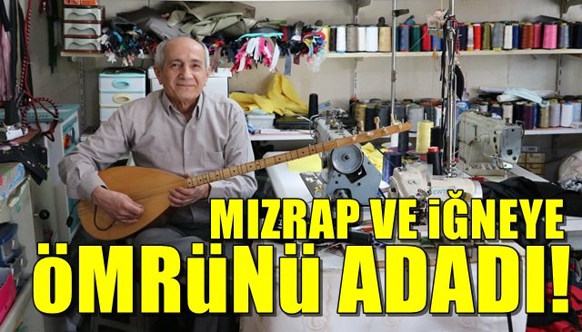 Bir elinde bağlaması, diğer elinde iğnesi