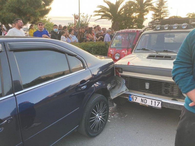 Ereğli’de zincirleme kaza... Yol trafiğe kapandı... - 1