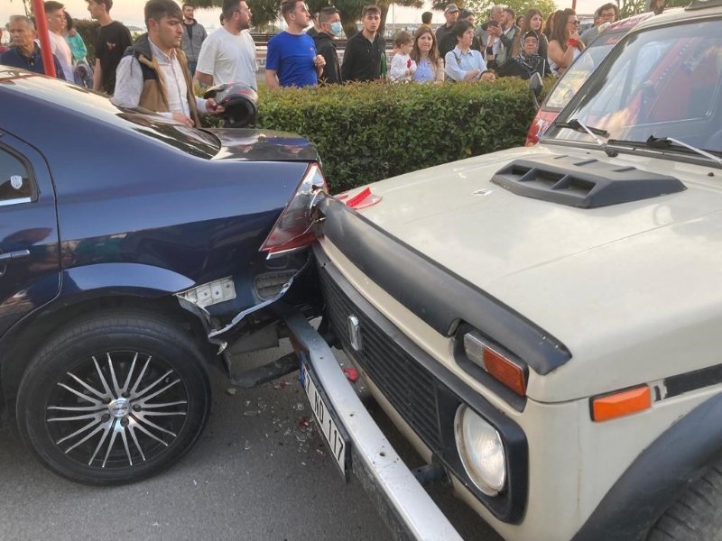 Ereğli’de zincirleme kaza... Yol trafiğe kapandı... - 2