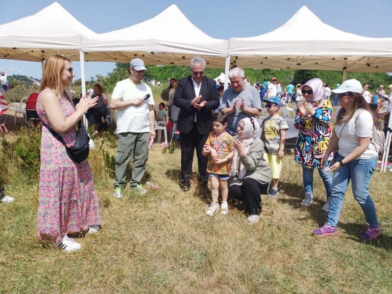 Gülşen Utku Anaokulu’ndan uçurtma şenliği… MAVİ GÖKTE RENKLERİN DANSI - 1