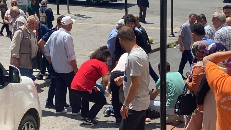 Hastane hizmet aracı yayaya çarptı… İLK MÜDAHALE KAZA YAPAN ARAÇTAKİ HEMŞİREDEN - 2