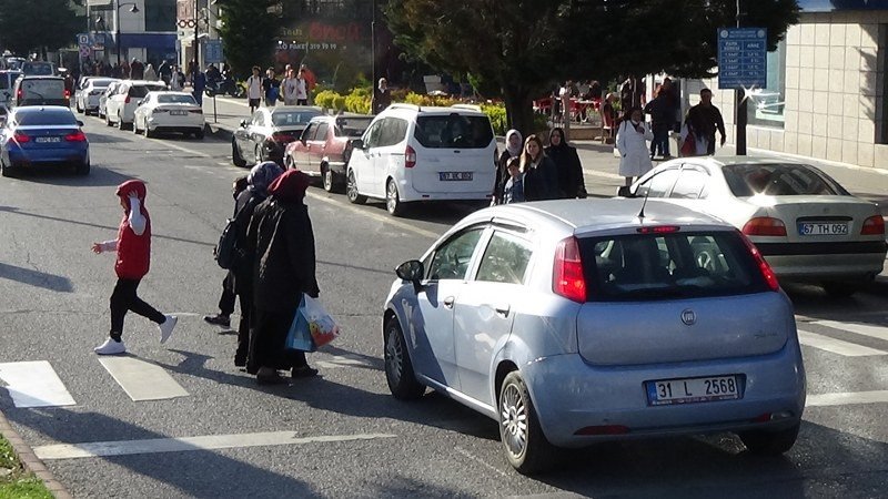 KAYMAKAMIN “KIRMIZIDA GEÇMEYİN” DEDİĞİ SIRADA KIRMIZIDA GEÇTİLER! - 5