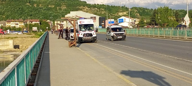 Köprüde intihar girişimi…  POLİS ENGELLEDİ - 2