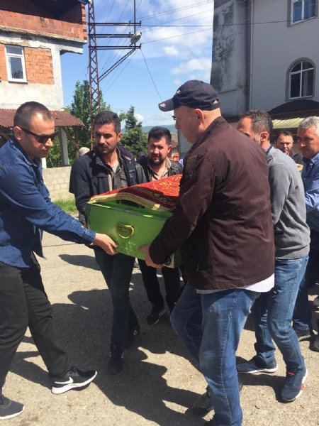 Oğlunu öldürmeye çalışmıştı… Cezaevinde intihar etti… TOPRAĞA VERİLDİ - 2