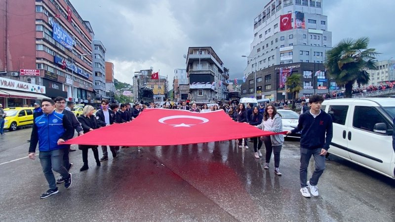 Zonguldak’ta 19 Mayıs Kutlamaları… ATA’YI ANDILAR  - 1
