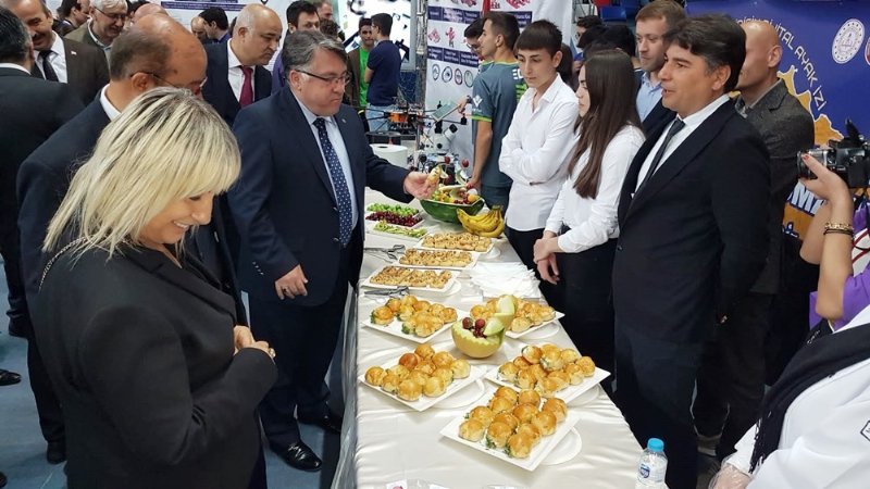 Zonguldak’taki Meslek Liseleri ve Halk Eğitim merkezlerinin ürünleri fuarda sergileniyor - 16