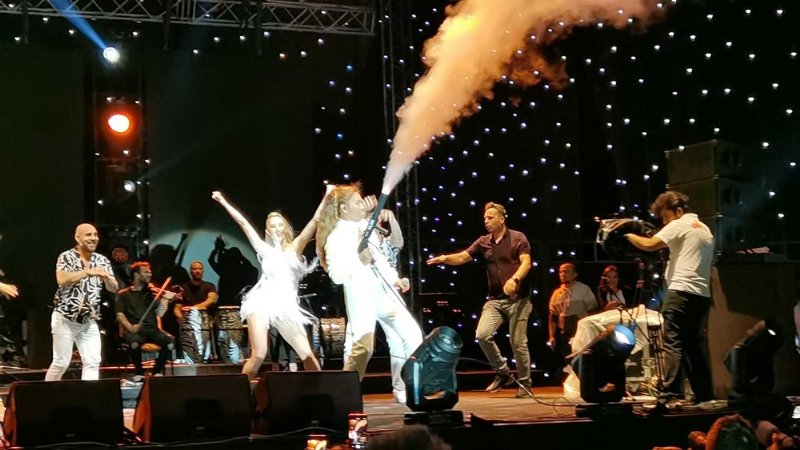 DEMET AKALIN’DAN UNUTULMAZ KONSER! - 3