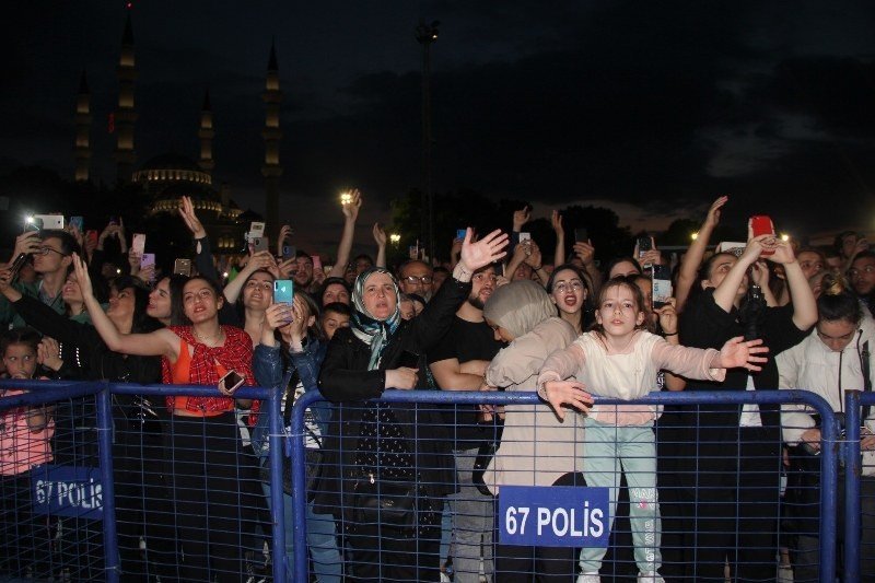 EKİN UZUNLAR ZONGULDAK´TA KONSER VERDİ  - 2