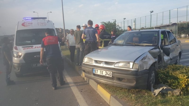 Kışla’da TIR ile otomobil çarpıştı… BİRİ ÇOCUK ÜÇ YARALI - 2