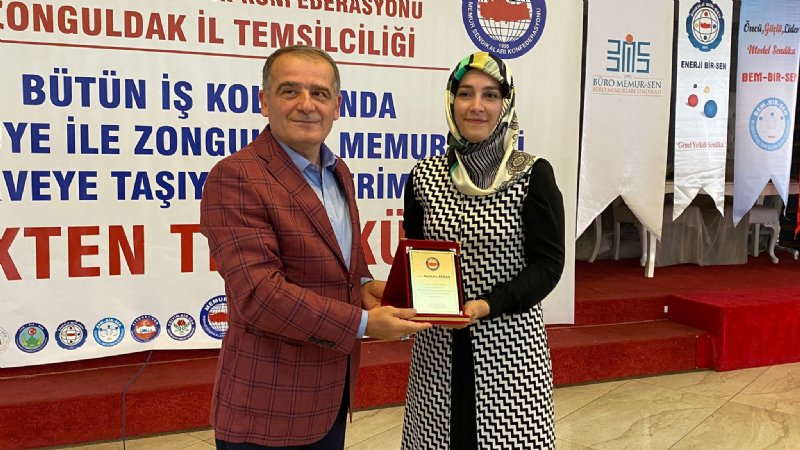 Memur Sen’i Zonguldak’ta en fazla üyesi olan sendika yapmışlardı… TEMSİLCİLERE PLAKET VERİLDİ - 7