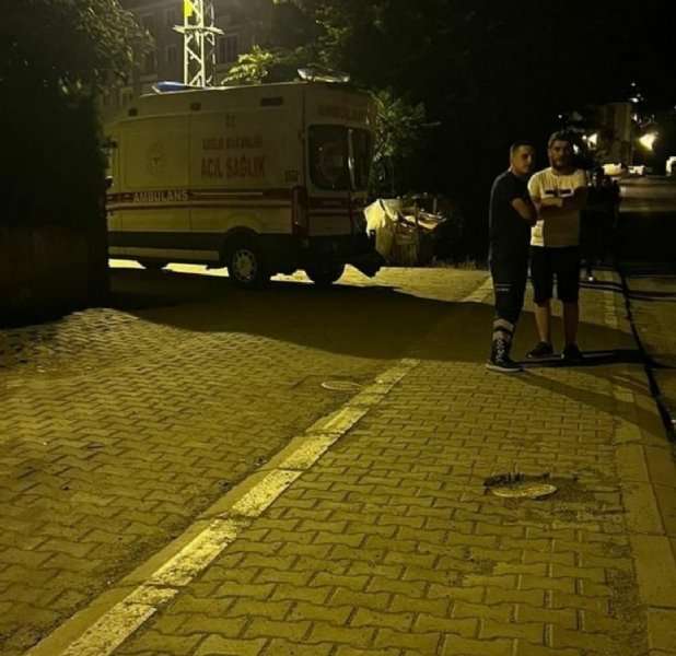 Vakaya gidiyorlardı: İki ambulans kaza yaptı: 3 yaralı - 3
