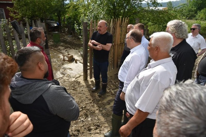 Vali, Bakan Yardımcısı, AFAD Başkan Yardımcısı ve kurum yetkilileri… TEDBİRLERİ DEĞERLENDİRDİLER, SAHAYI İNCELEDİLER - 3