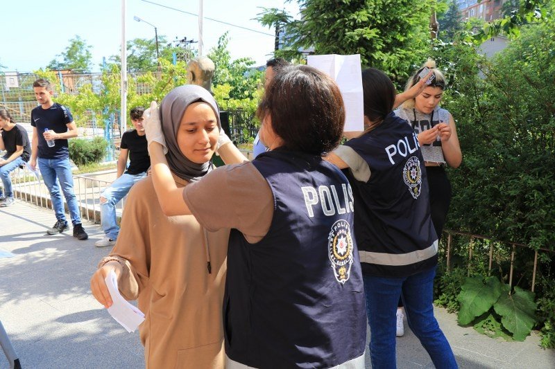 VELİLER DE DIŞARIDA TER DÖKTÜ - 4