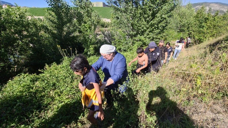 13 ve 11 yaşındaki kardeşler, tutundukları dal sayesinde hayatta kaldı - 3