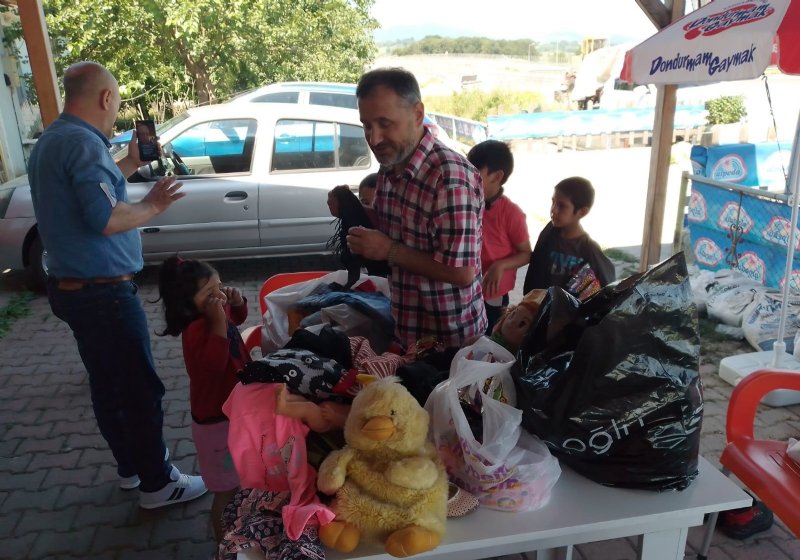 Anneleri evi terk etmişti… 4 ÇOCUĞA YARDIM ELİ - 1