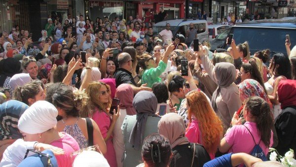 DİLAN POLAT, POSBIYIK’IN HAVASINI BOZDU - 1