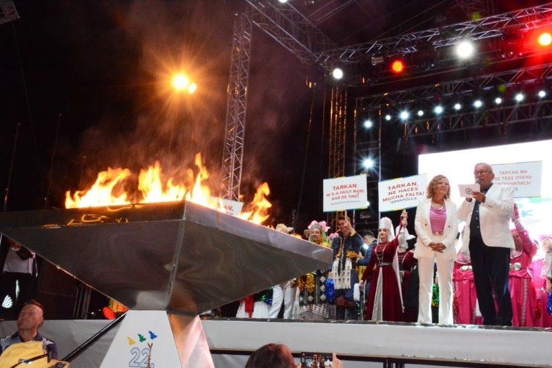 Festivale katılmayan Tarkan’a sahneden seslendi… “SENEYE GEL BARİ!” - 1