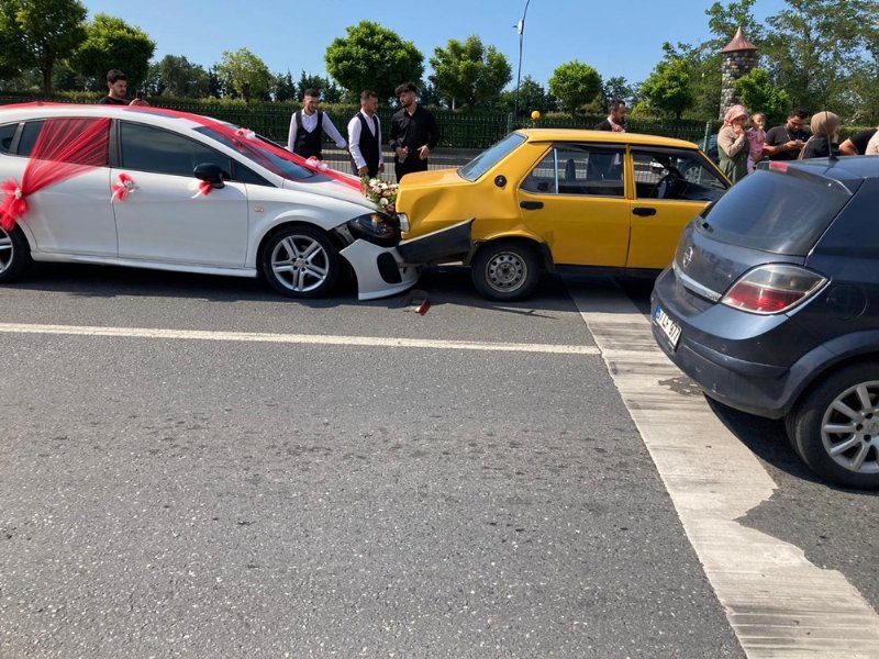 Gülüç’te yaşandı… Düğün konvoyunda kaza…  3 ARAÇ BİRBİRİNE GİRDİ - 2