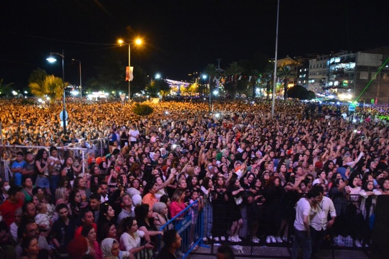 Kdz. Ereğli 22. Uluslar arası Sevgi, Barış, Dostluk Kültür ve Sanat Festivali… SANATÇILAR COŞTURDU - 2