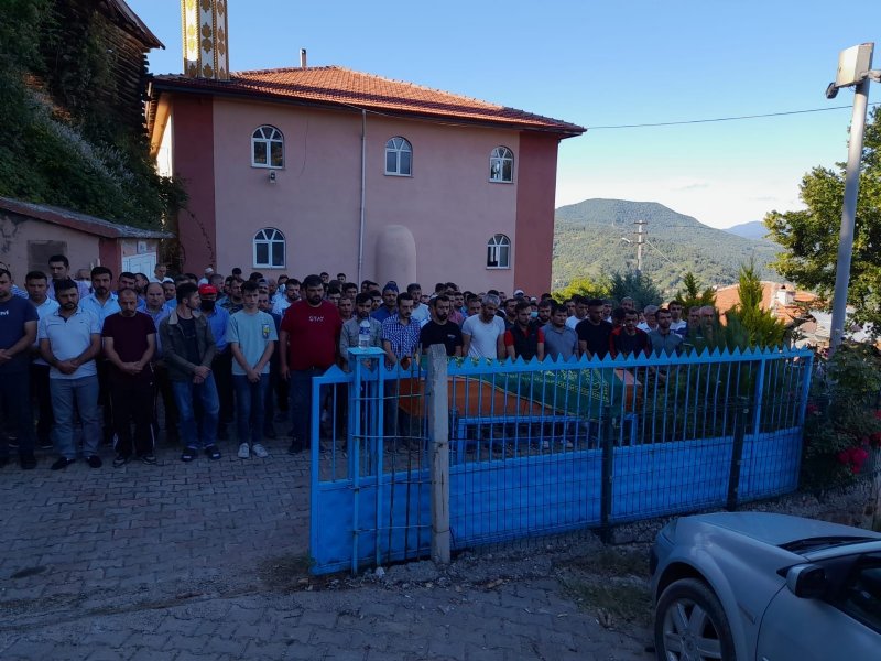Maden kazasında ölen işçi toprağa verildi - 1