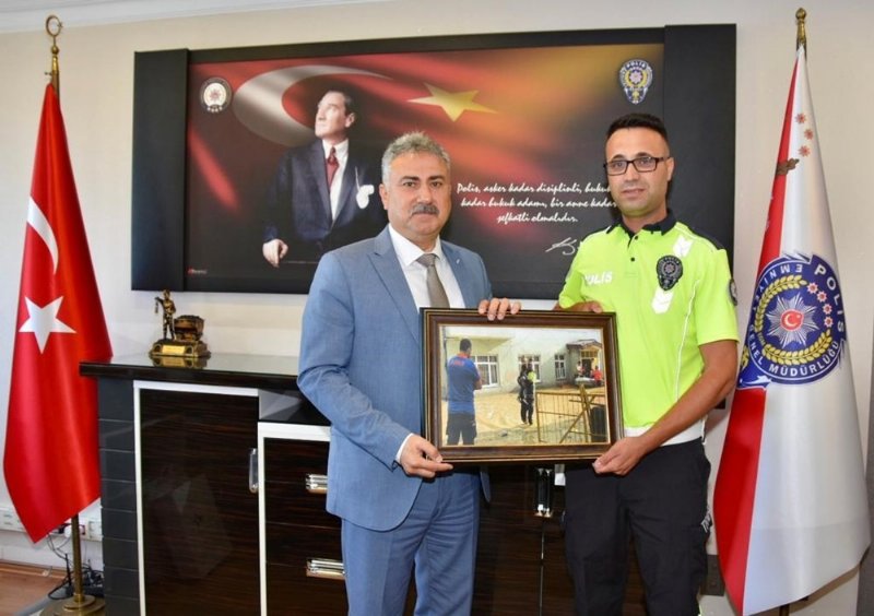 Polis memuru canına hiçe saymıştı,  ÖDÜLLENDİRİLDİ - 1