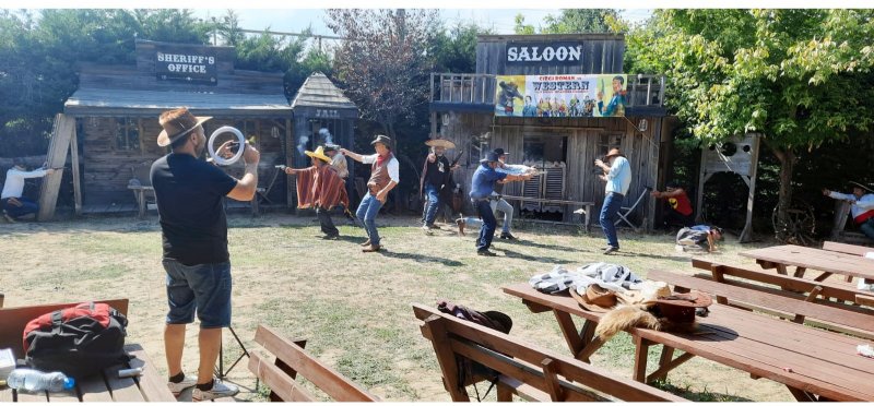 Çizgi romancılar cihana değer hayali gerçeğe dönüştürdü… ERKANSAS’TA İKİ EREĞLİLİ - 14