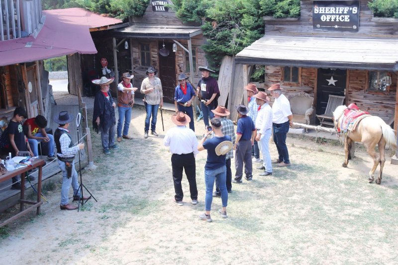 Çizgi romancılar cihana değer hayali gerçeğe dönüştürdü… ERKANSAS’TA İKİ EREĞLİLİ - 4