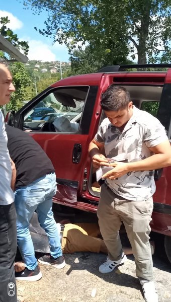 Karadeniz Ereğli’de kaza… OTOBÜS DURAĞINA ÇARPTI, 2 YARALI - 6