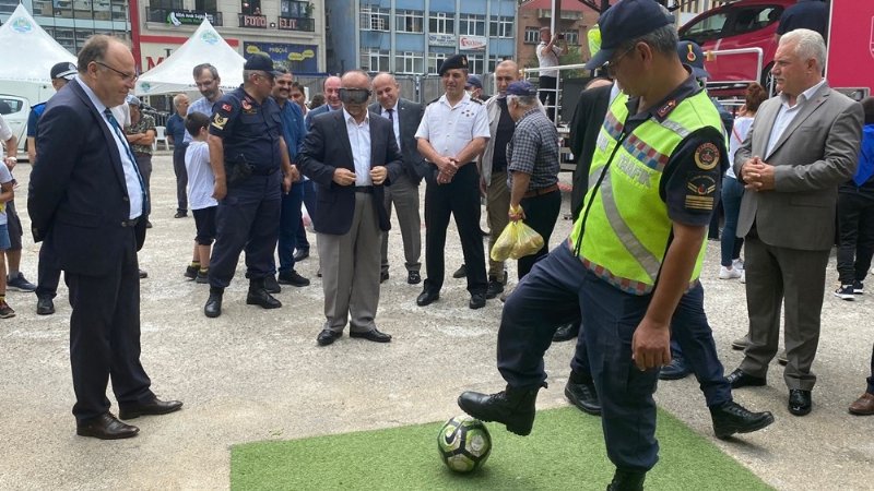 “Mobil Trafik Eğitim” ve “Emniyet Kemeri Simülasyon” araçları Zonguldak’ta - 1