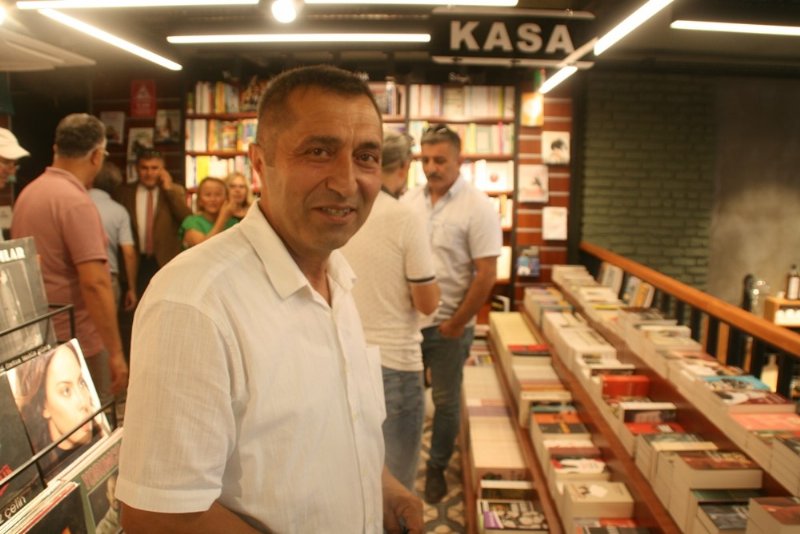 Penguen Kitabevi açılışı yoğun katılımla gerçekleştirildi… EREĞLİ’NİN KÜLTÜREL MERKEZİ OLACAK - 1