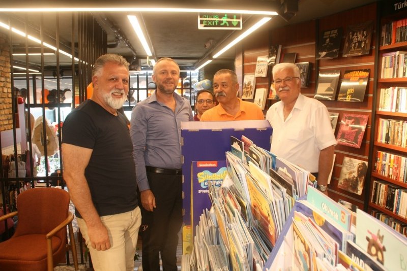 Penguen Kitabevi açılışı yoğun katılımla gerçekleştirildi… EREĞLİ’NİN KÜLTÜREL MERKEZİ OLACAK - 4