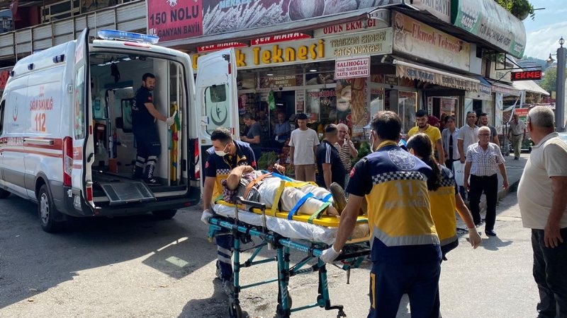 Yolcu minibüsü yaşlı adama çarptı - 1
