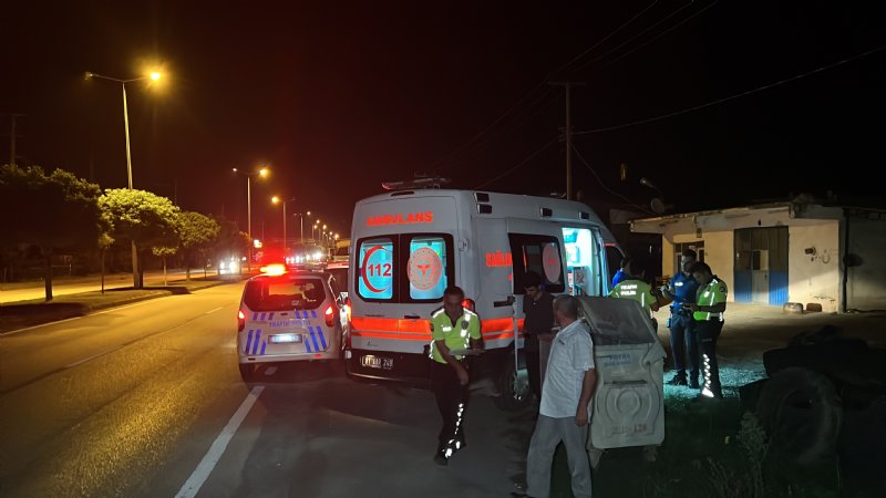 ZONGULDAK PLAKALILAR DÜZCE´DE ÇARPIŞTI: 4 YARALI - 1