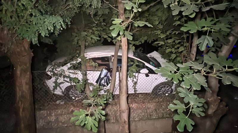 ZONGULDAK PLAKALILAR DÜZCE´DE ÇARPIŞTI: 4 YARALI - 5