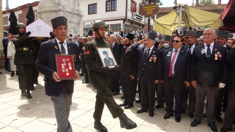 2 SAVAŞA TANIK OLDU: TÜRKİYE’NİN EN YAŞLI GAZİSİNE VEDA - 5