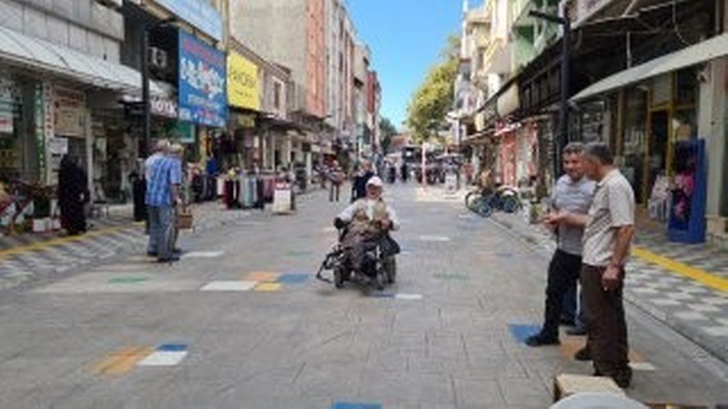 ALMANYA’DAN AKÜLÜ TEKERLEKLİ SANDALYE GETİRDİ - 2