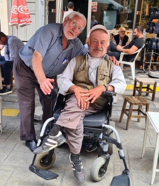 ALMANYA’DAN AKÜLÜ TEKERLEKLİ SANDALYE GETİRDİ - 3