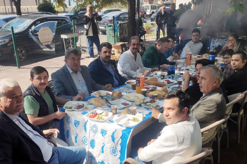 Gazeteciler mangal etkinliğinde bir araya geldi - 3