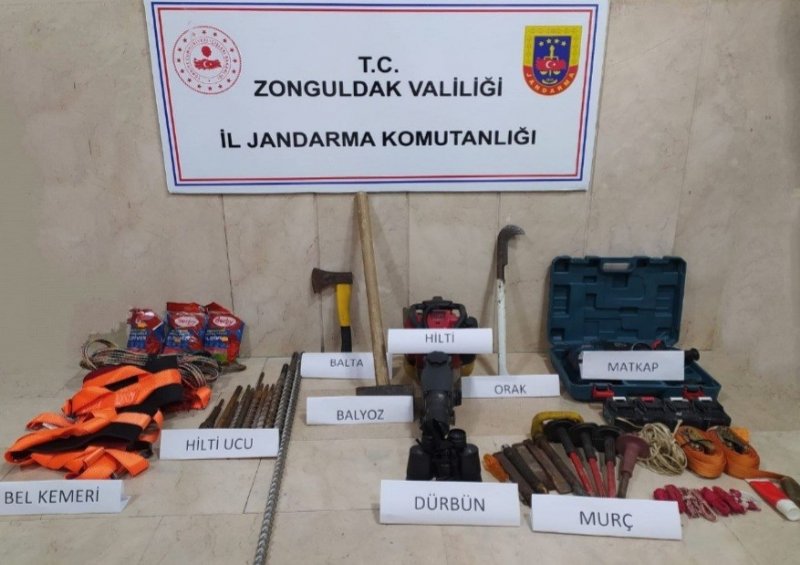 KAÇAK KAZI YAPANLARA JANDARMADAN SUÇÜSTÜ... - 1