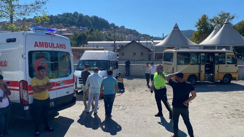 Otobüsün altında kalan yaşlı adam hayatını kaybetti - 1